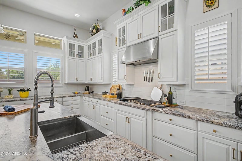 7701 S Barlow Dr, Gilbert, AZ 85298