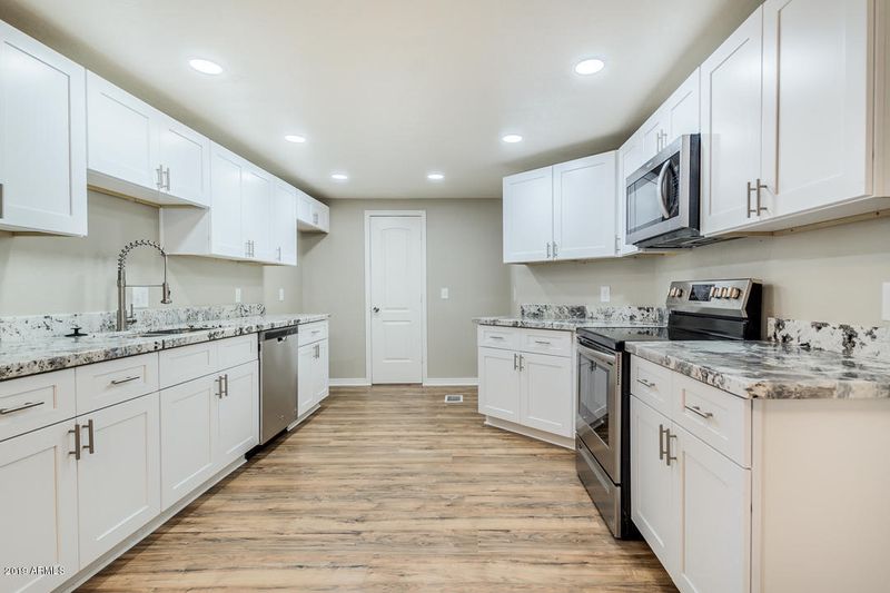 7702 E Flossmoor Ave, Mesa, AZ 85208