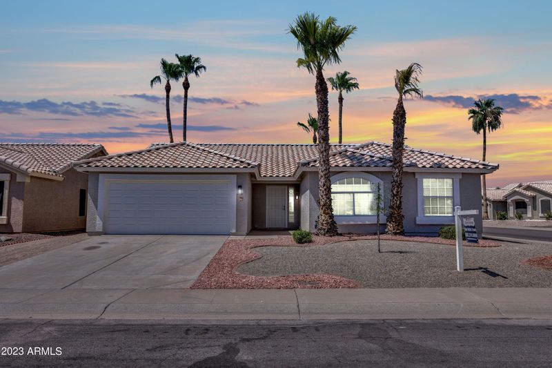 7702 W Escuda Dr, Glendale, AZ 85308