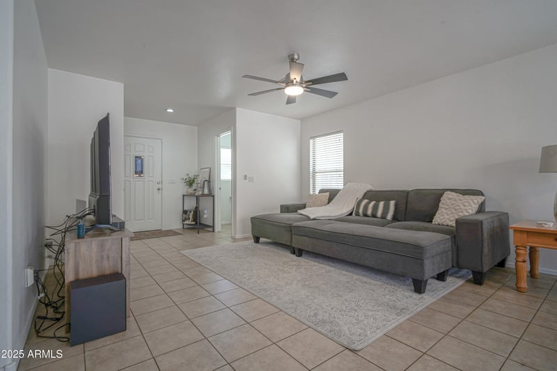 7712 64th Ln, Laveen, AZ 85339