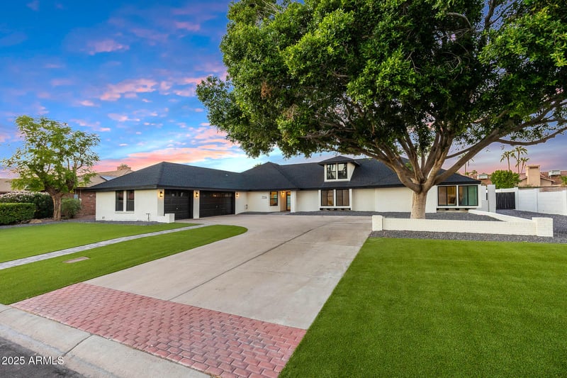 7716 John Cabot Rd, Glendale, AZ 85308