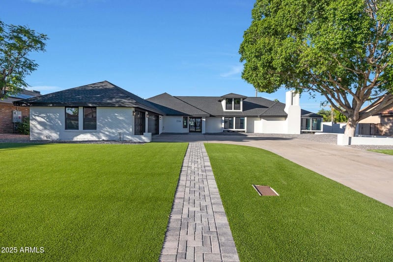 7716 John Cabot Rd, Glendale, AZ 85308