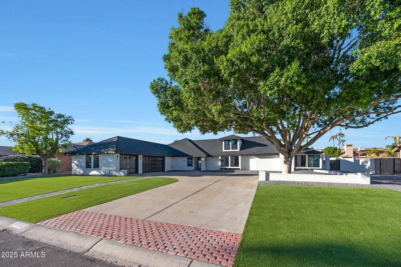 7716 John Cabot Rd, Glendale, AZ 85308