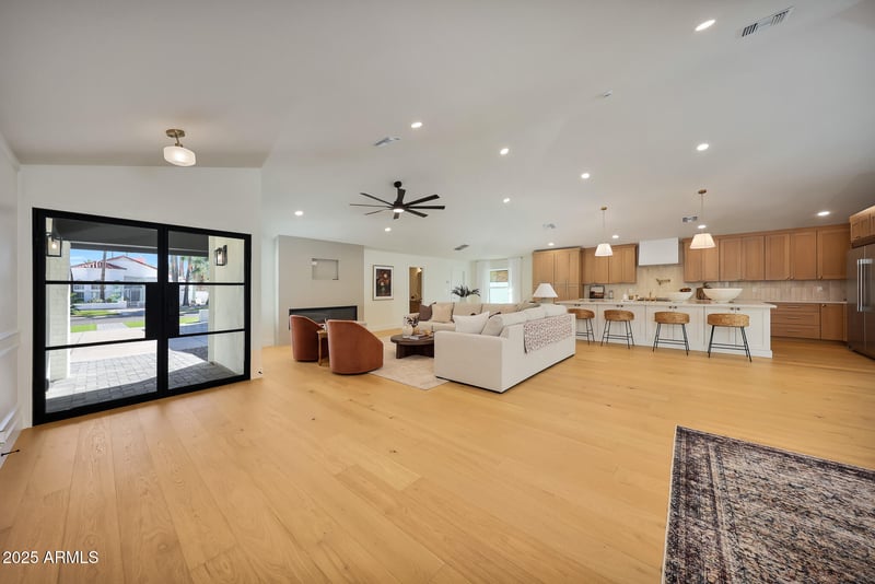 7716 John Cabot Rd, Glendale, AZ 85308