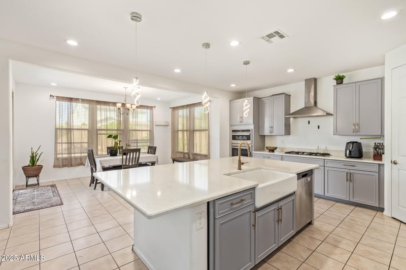 7718 Jones Ave, Phoenix, AZ 85043