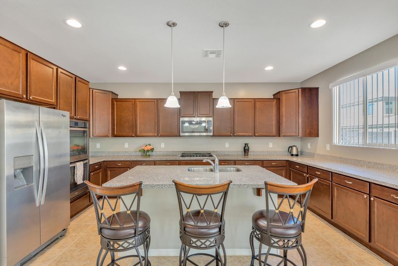 7719 S 37th St, Phoenix, AZ 85042