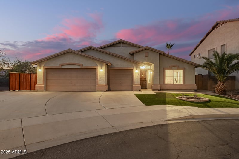 7724 Encinas Ln, Phoenix, AZ 85043