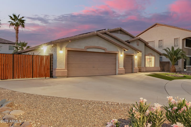 7724 Encinas Ln, Phoenix, AZ 85043