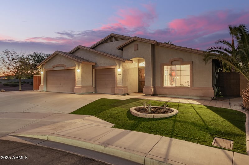 7724 Encinas Ln, Phoenix, AZ 85043