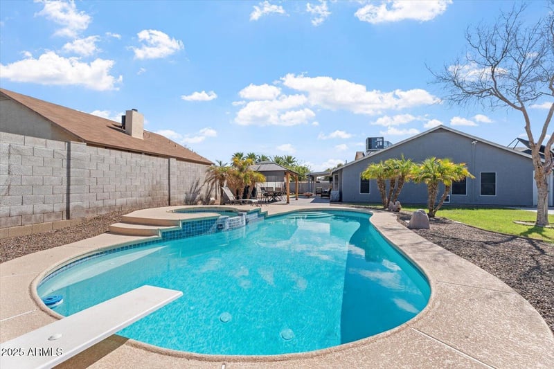 7726 Cochise Dr, Peoria, AZ 85345