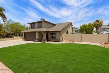 7726 Cinnabar Ave, Peoria, AZ 85345