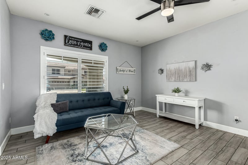 7732 Louise Dr, Peoria, AZ 85383