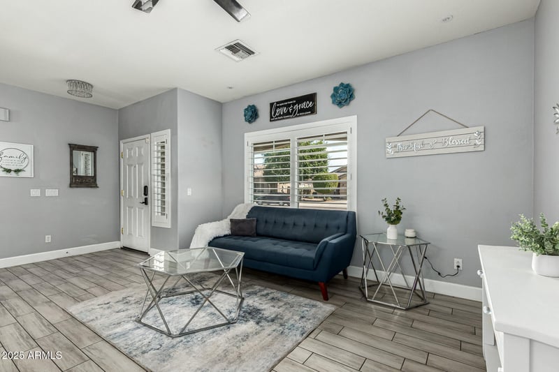 7732 Louise Dr, Peoria, AZ 85383