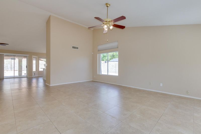 7732 W Hearn Rd, Peoria, AZ 85381