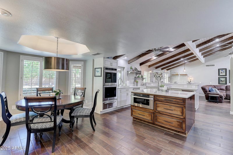 7732 Wagoner Rd, Glendale, AZ 85308