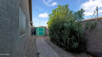 7733 54th Ln, Glendale, AZ 85301