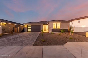 7736 Coyote Dr, Peoria, AZ 85383