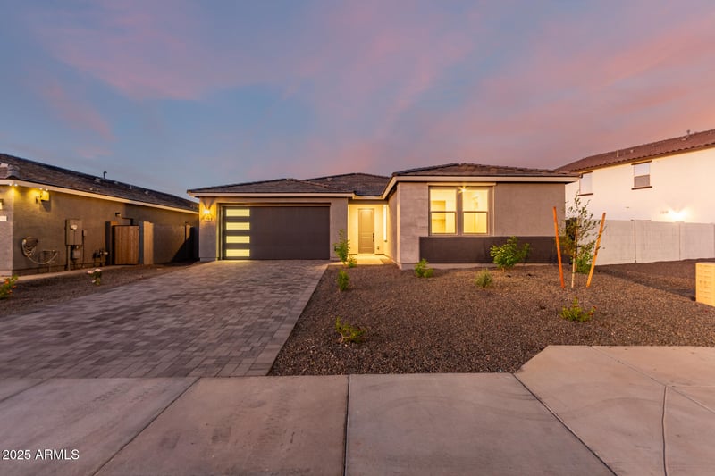 7736 Coyote Dr, Peoria, AZ 85383
