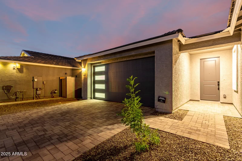 7736 Coyote Dr, Peoria, AZ 85383