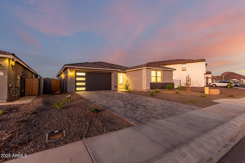 7736 Coyote Dr, Peoria, AZ 85383