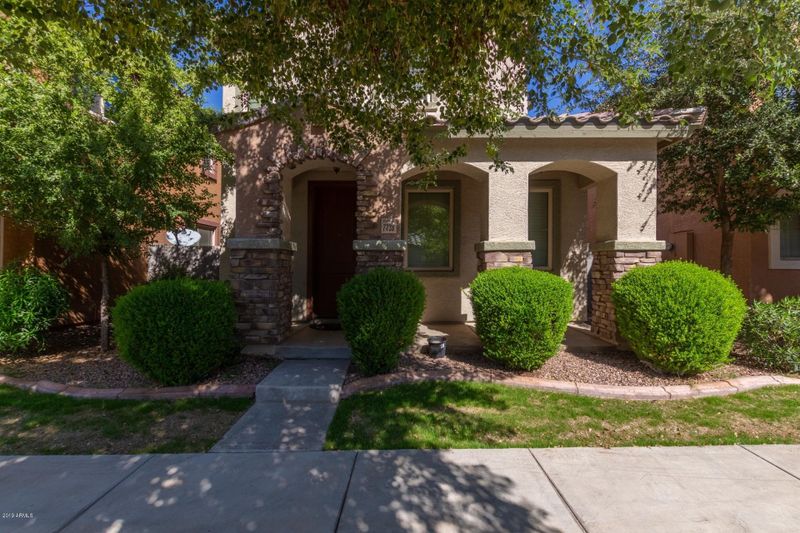 7738 W Giles Rd, Phoenix, AZ 85035