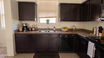 7738 Pipestone Pl, Phoenix, AZ 85035