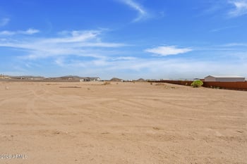 774 Silverdale Rd, San Tan Valley, AZ 85143