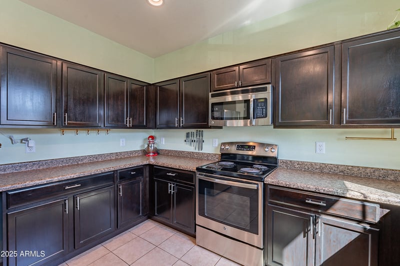7740 Pipestone Pl, Phoenix, AZ 85035