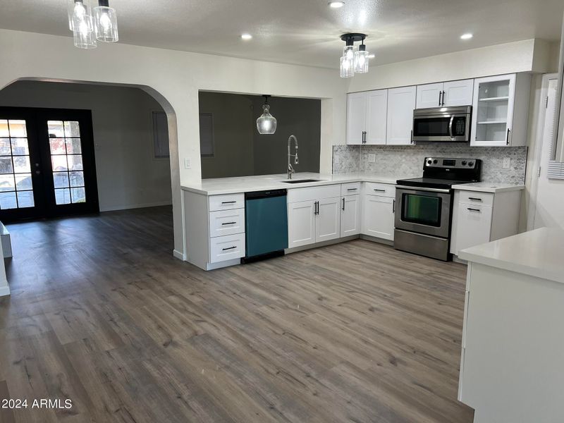 7740 W Mackenzie Dr, Phoenix, AZ 85033