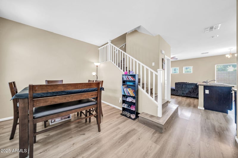 7741 Giles Rd, Phoenix, AZ 85035