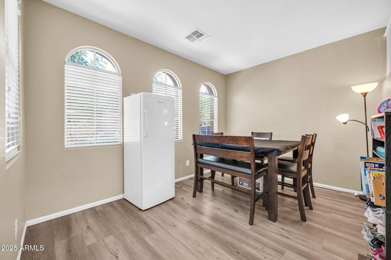 7741 Giles Rd, Phoenix, AZ 85035