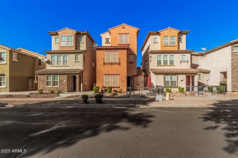 7742 Terri Lee Dr, Phoenix, AZ 85035