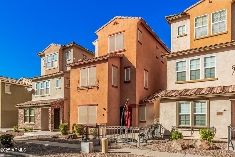 7742 Terri Lee Dr, Phoenix, AZ 85035