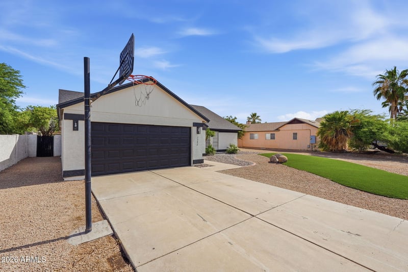 7742 Cherry Hills Dr, Peoria, AZ 85345