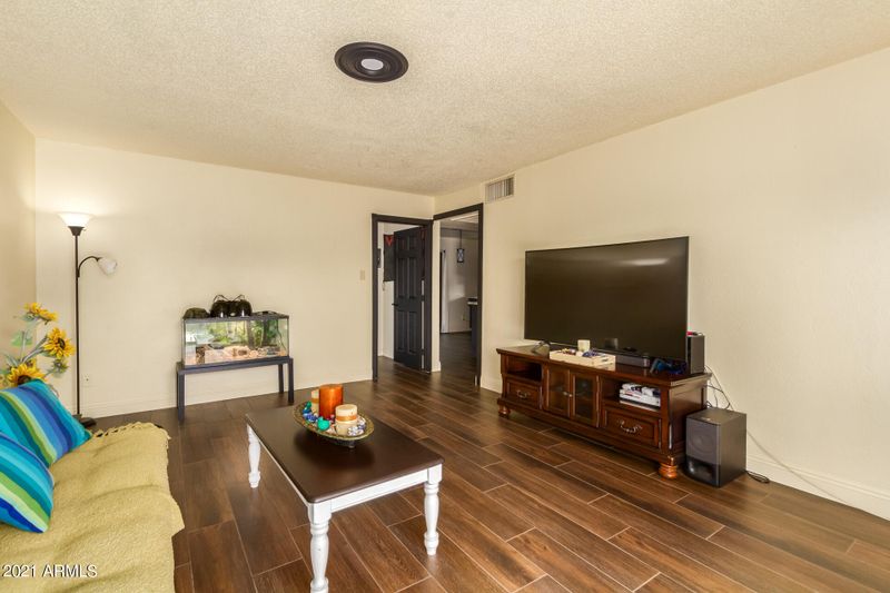 7742 W Mitchell Dr, Phoenix, AZ 85033
