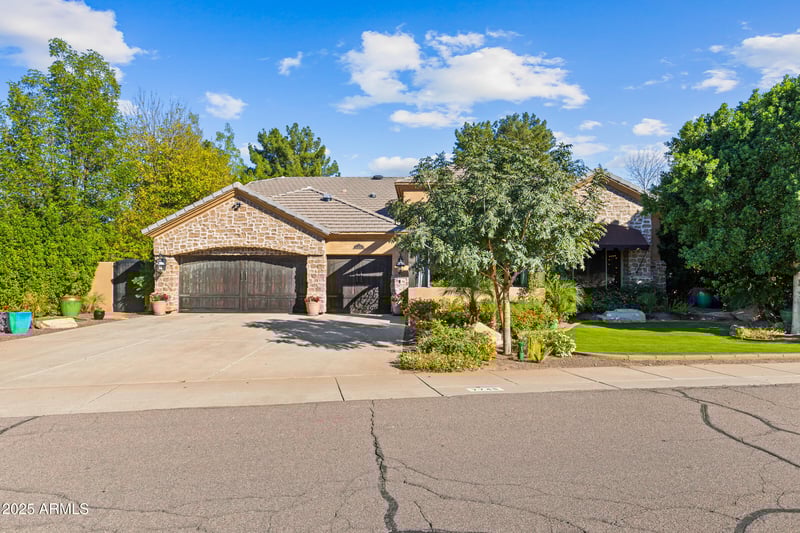 7745 Juniper St, Tempe, AZ 85284