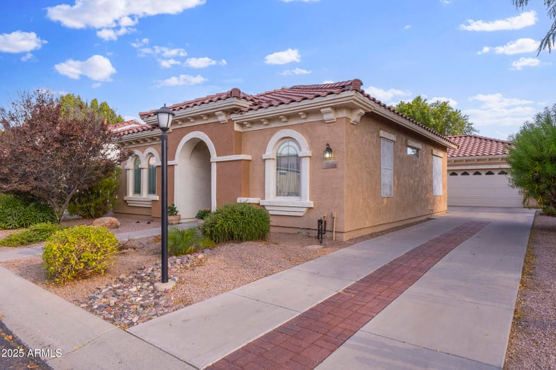 7747 Billings St, Mesa, AZ 85207