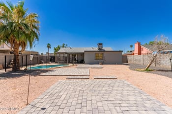 7748 Minnezona Ave, Phoenix, AZ 85033