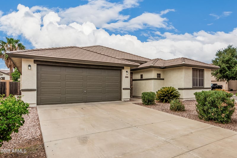 775 Desert Mountain Dr, San Tan Valley, AZ 85143