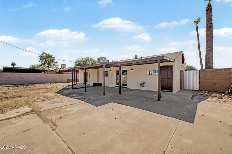 7750 W Clarendon Ave, Phoenix, AZ 85033