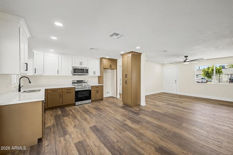 7750 W Clarendon Ave, Phoenix, AZ 85033