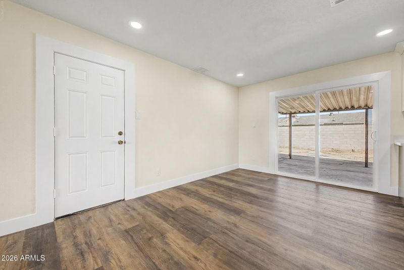 7750 W Clarendon Ave, Phoenix, AZ 85033