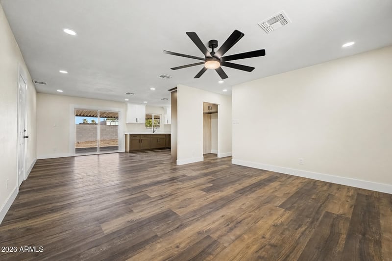 7750 W Clarendon Ave, Phoenix, AZ 85033
