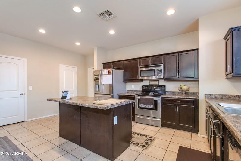 7751 Eaton Rd, Phoenix, AZ 85035