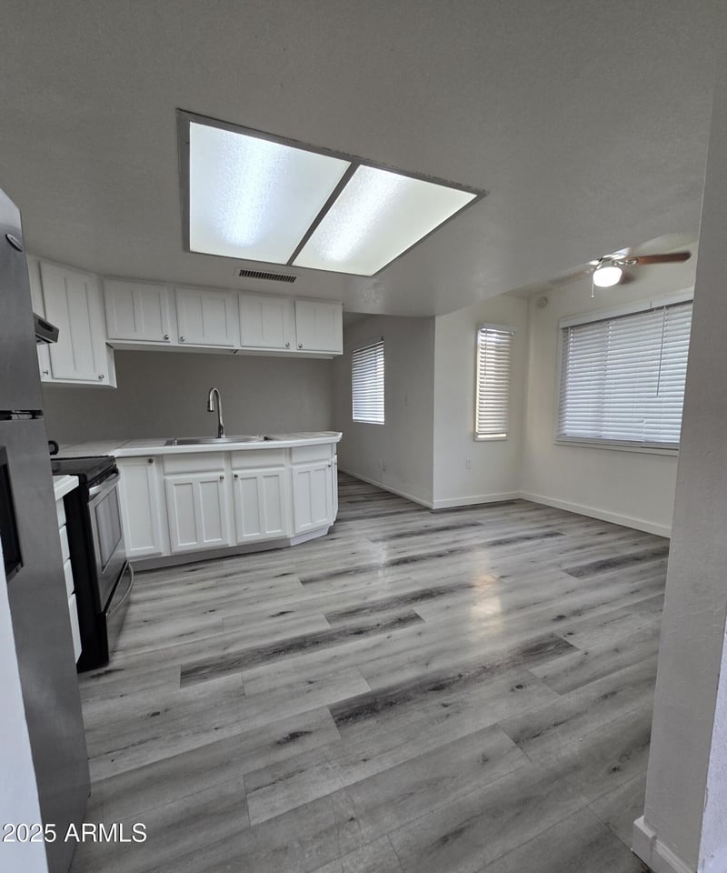 7752 Flower St, Phoenix, AZ 85033