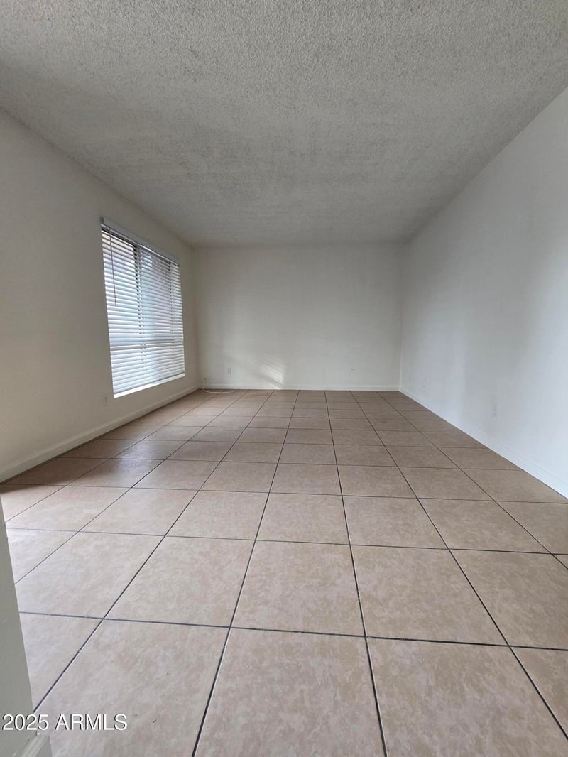 7752 Flower St, Phoenix, AZ 85033