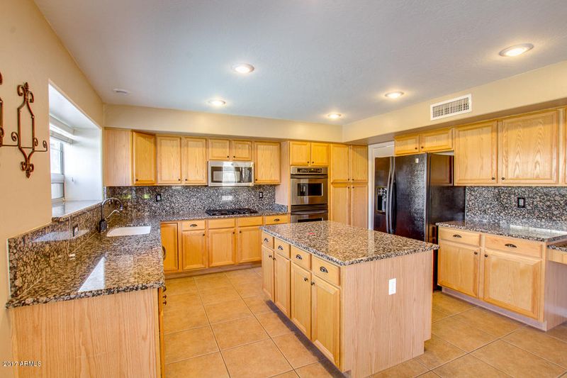 776 E Coconino Dr, Chandler, AZ 85249