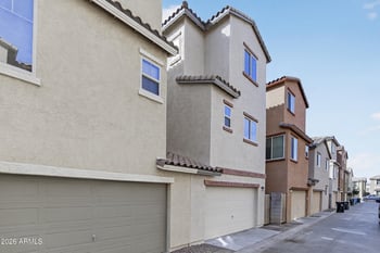 7760 Bonitos Dr, Phoenix, AZ 85035