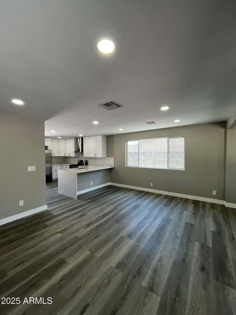 7764 Whitton Ave, Phoenix, AZ 85033