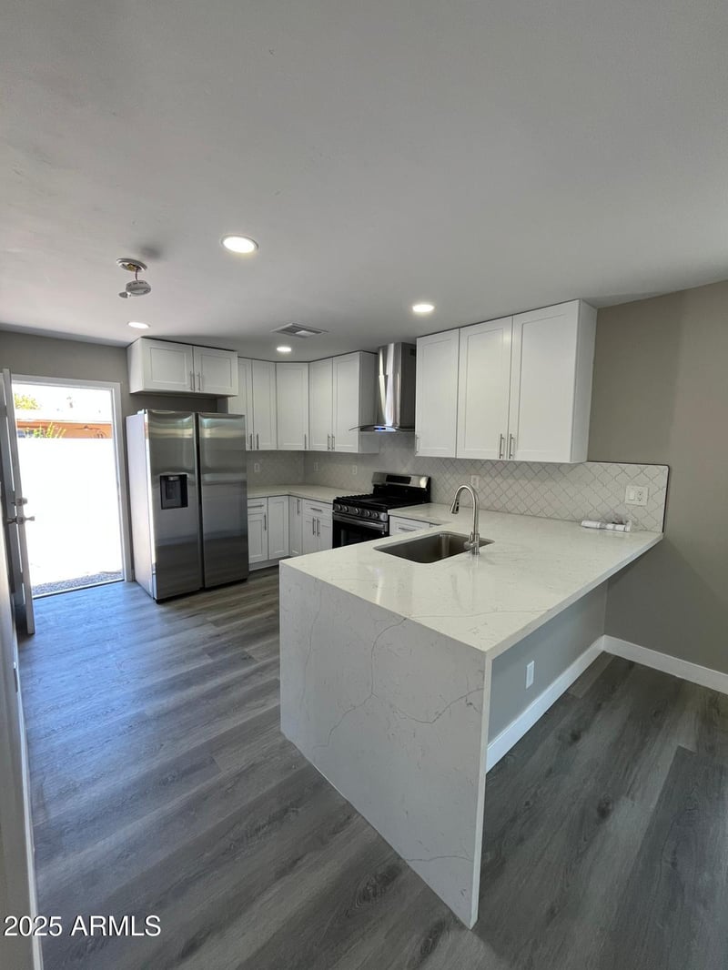 7764 Whitton Ave, Phoenix, AZ 85033